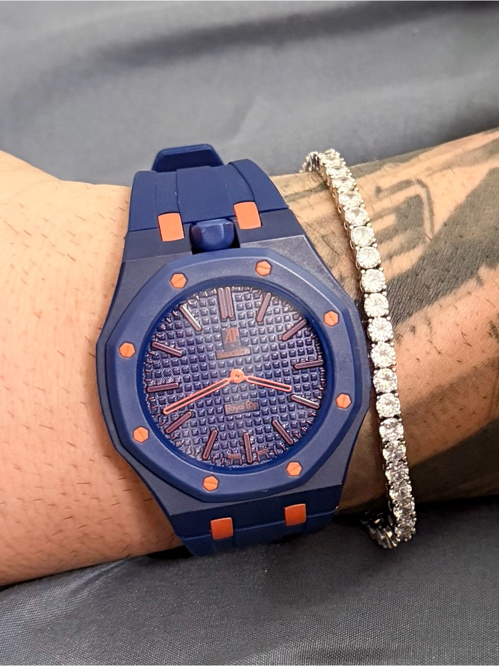 Royal Pop AP/swatch BLUE and orange with Strap Quartz movement 😍